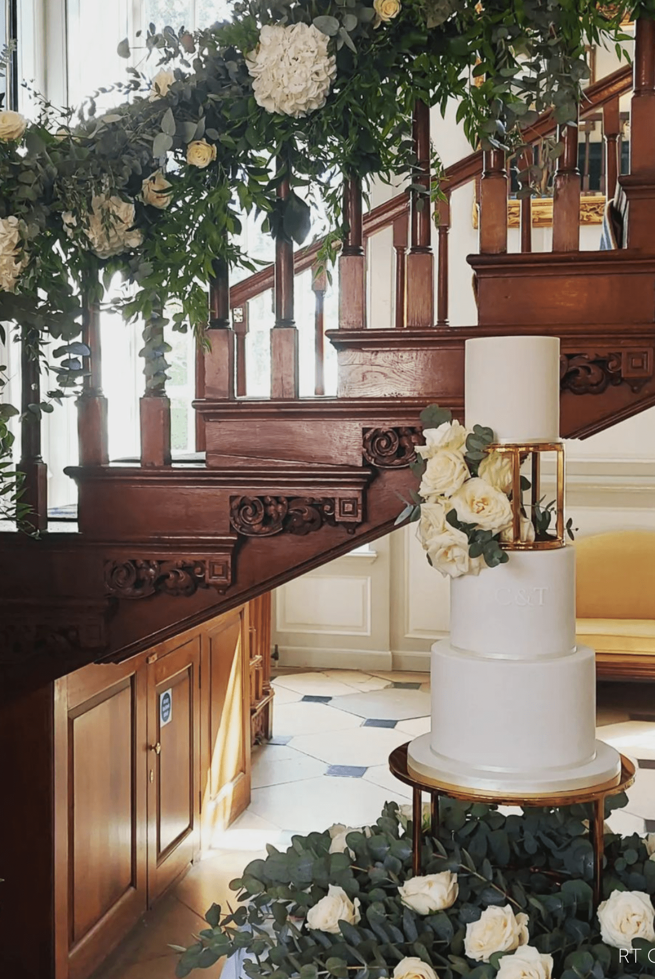 14” Round Metallic Plinth - Prop Options