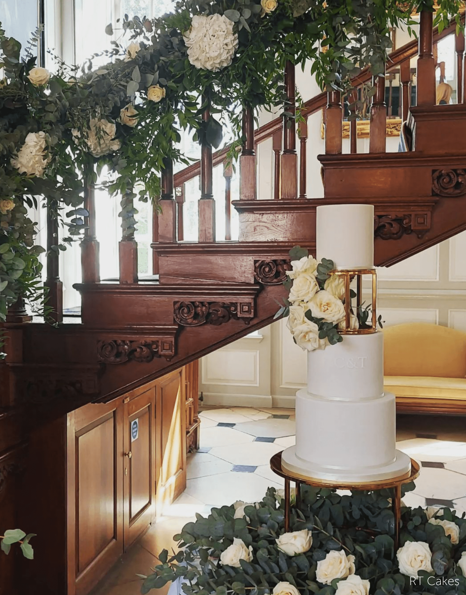 14” Round Metallic Plinth - Prop Options