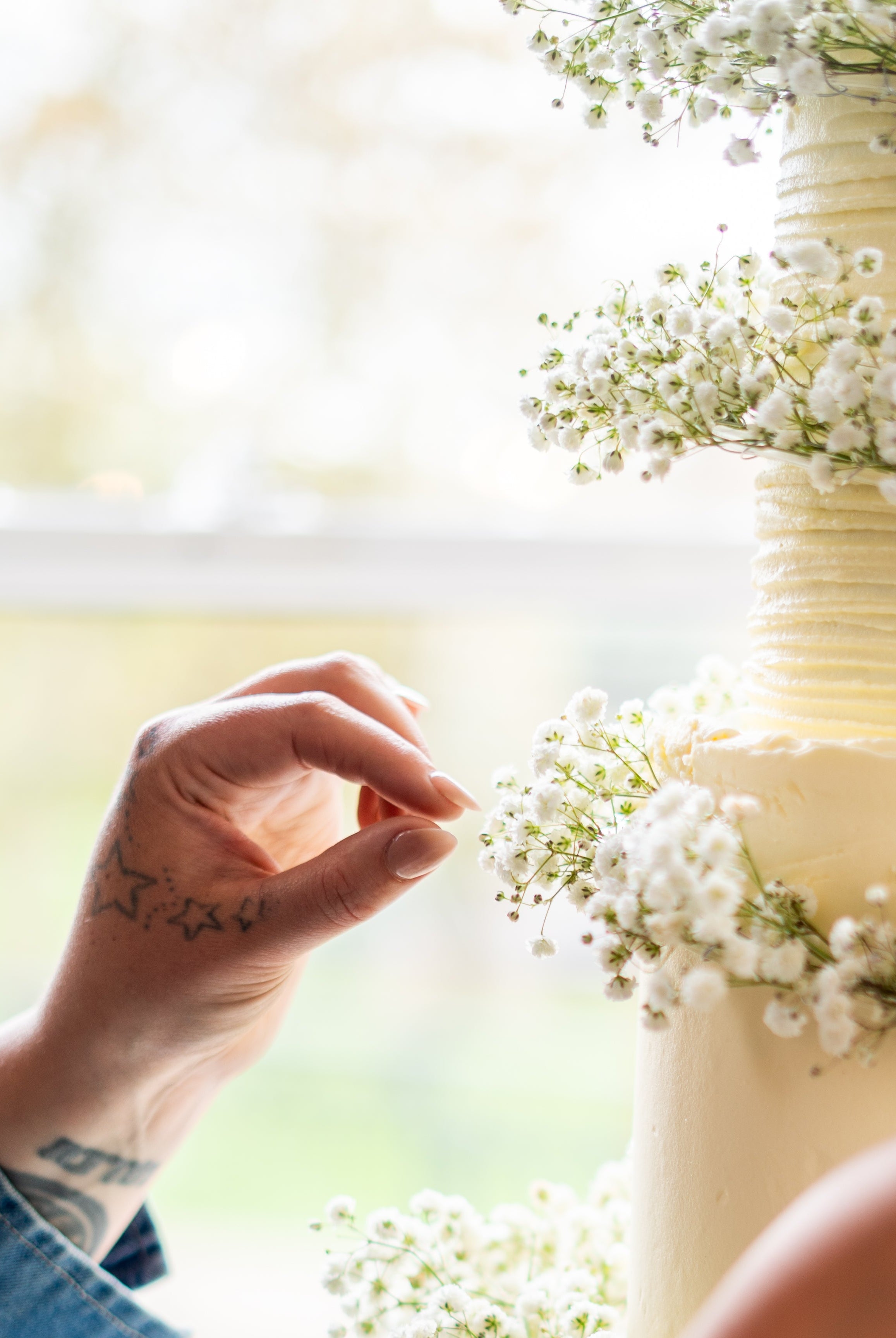 Cake Spiral™ - Acrylic Wrap for Tiered Cakes - Prop Options