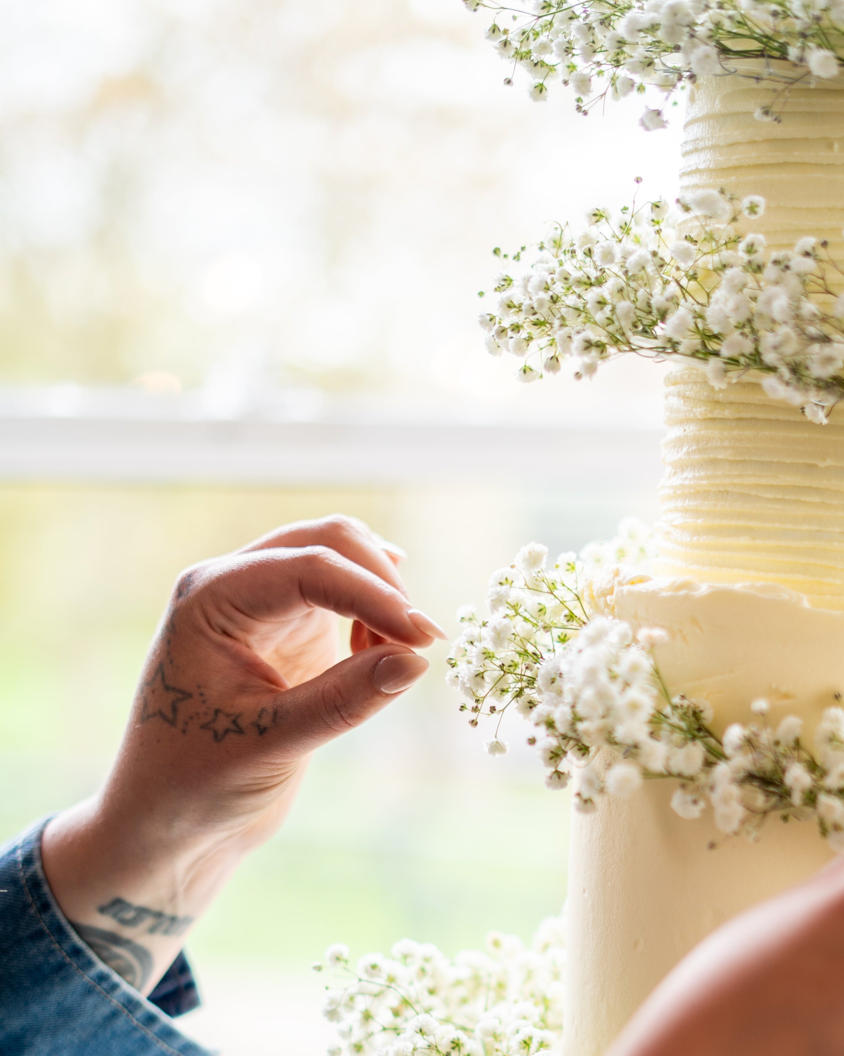 Cake Spiral™ - Acrylic Wrap for Tiered Cakes - Prop Options