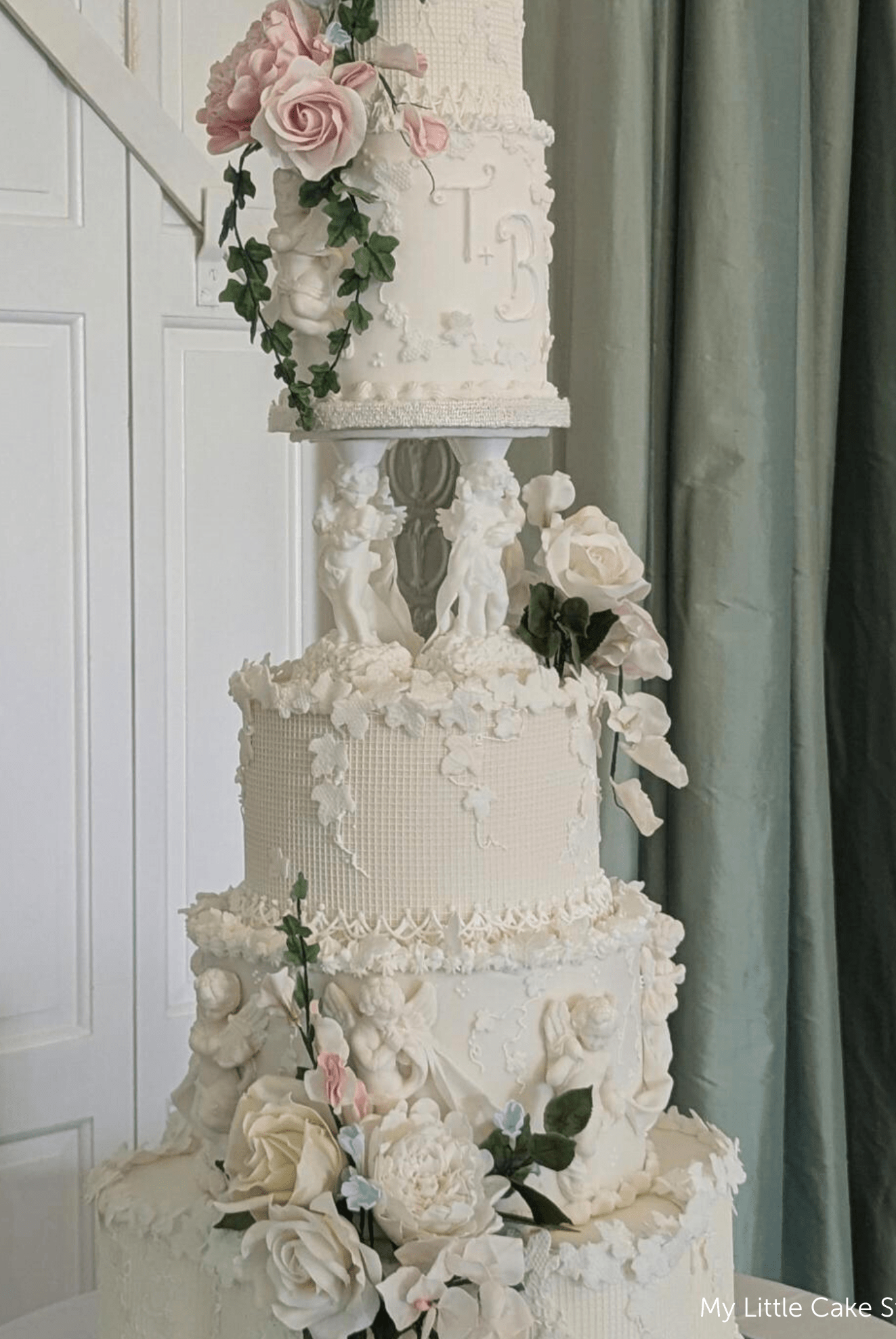 Cherub Cake Separator - Prop Options