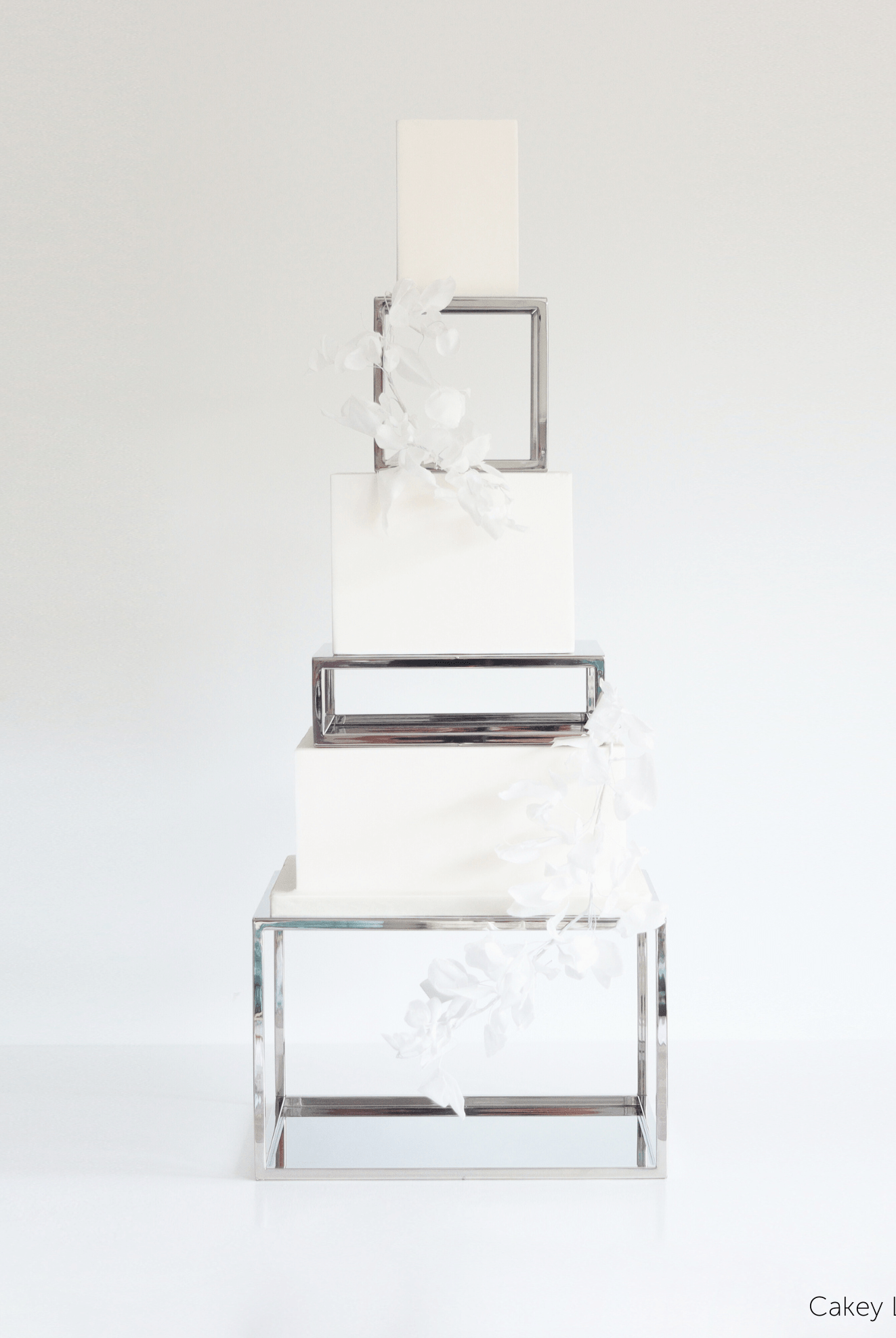 PropBundles - Set of Three - Square and Rectangle Metallic Cake Separators and 14" Plinth - Prop Options