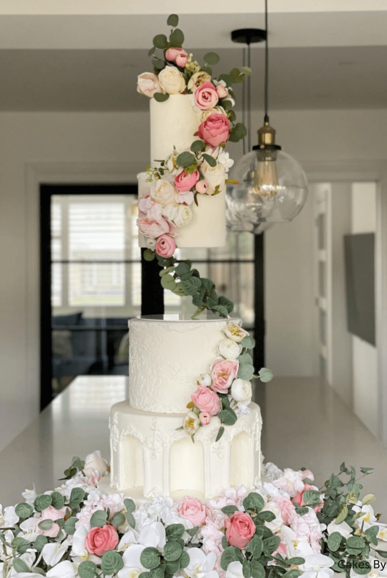 PropSecure® Z Bar Floating Tier Cake Separator - Prop Options