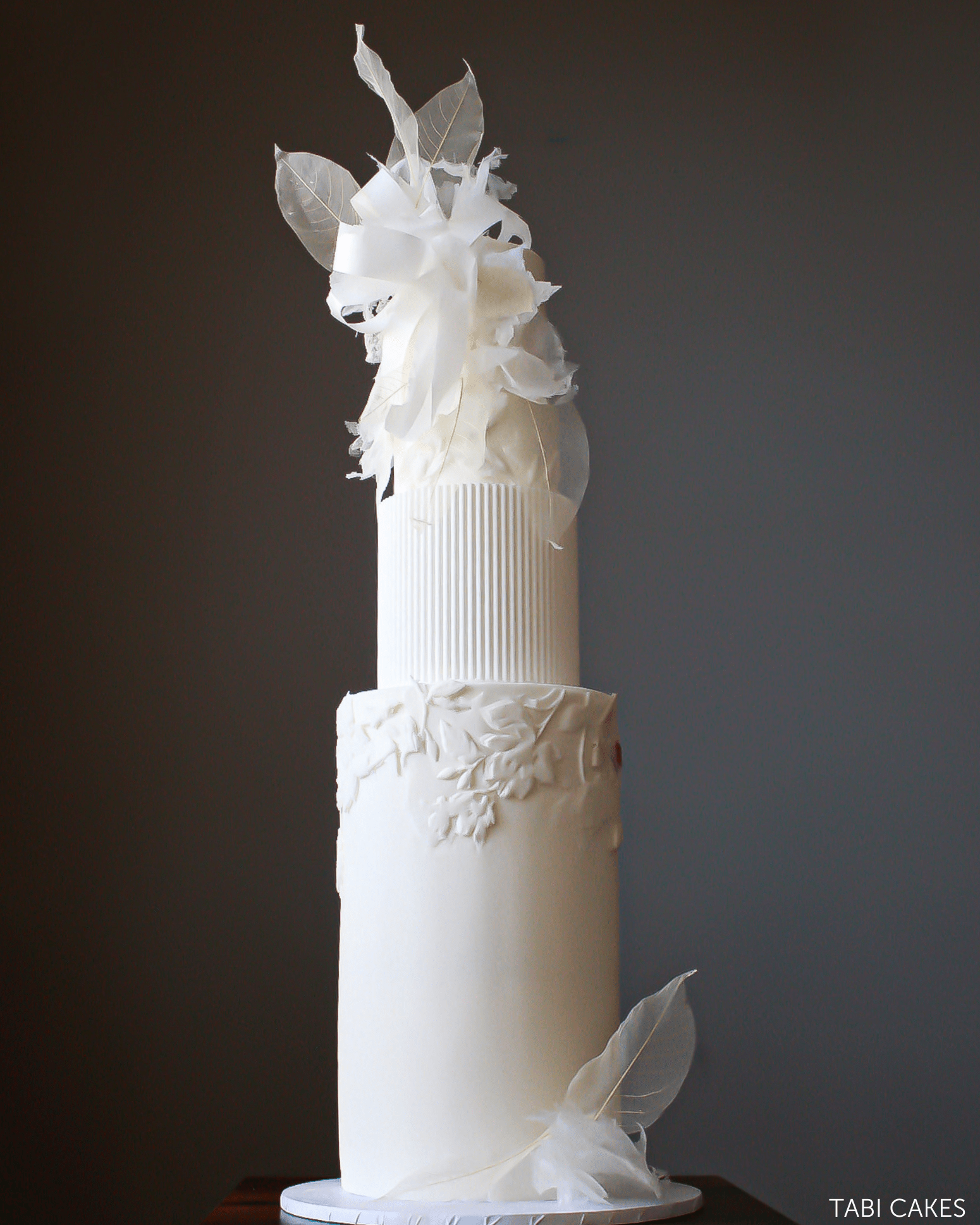 Round Reeded Cake Separator - Prop Options