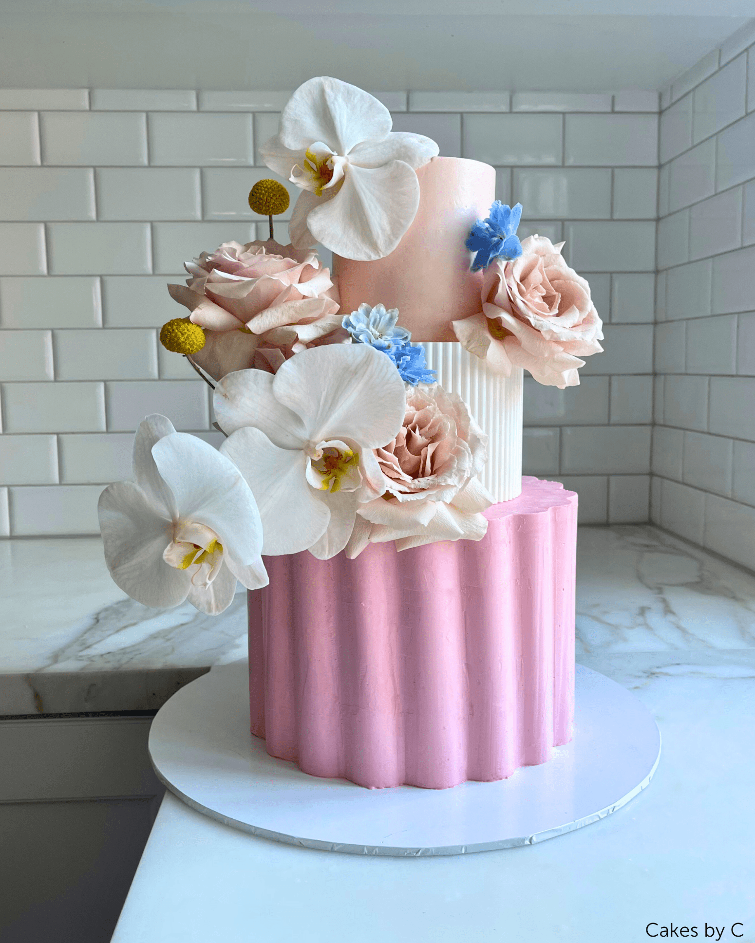 Round Reeded Cake Separator - Prop Options