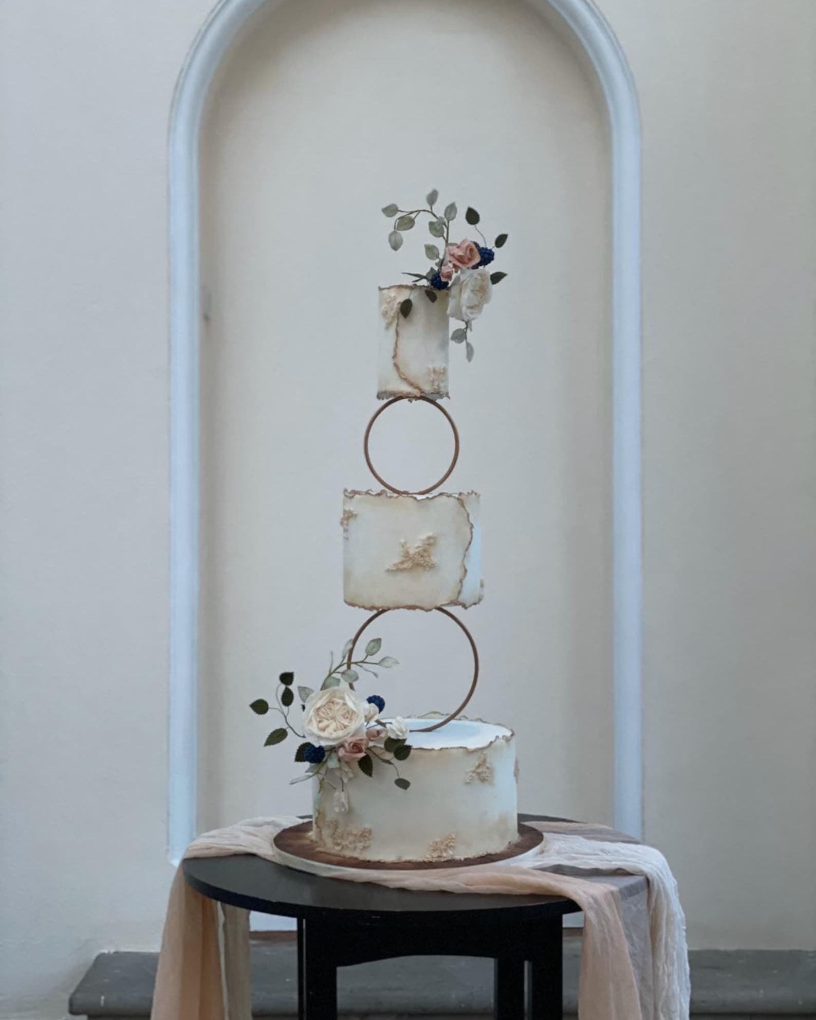 The Hoop Tier Cake Separator - PropSecure® - Prop Options