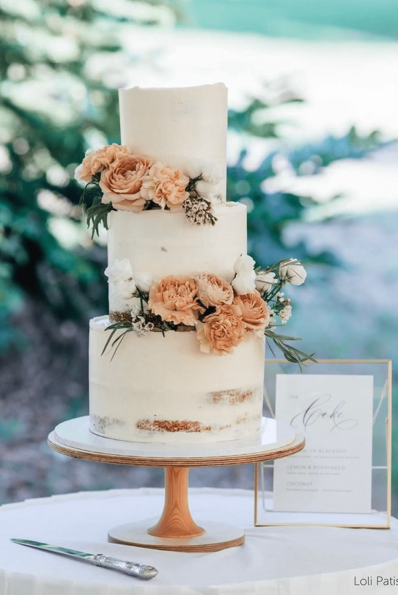 The Hourglass Scandinavian birch stand - Prop Options