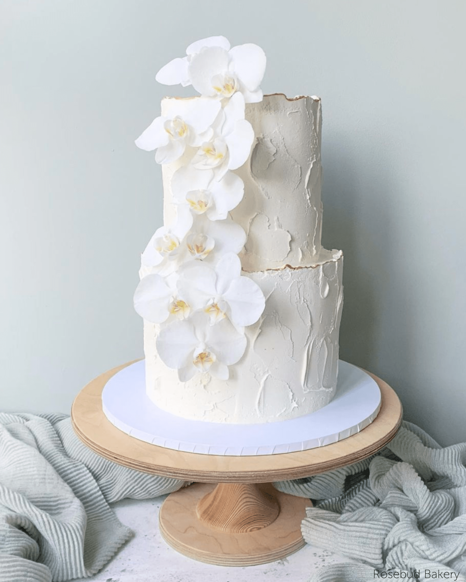 The Hourglass Scandinavian birch stand - Prop Options