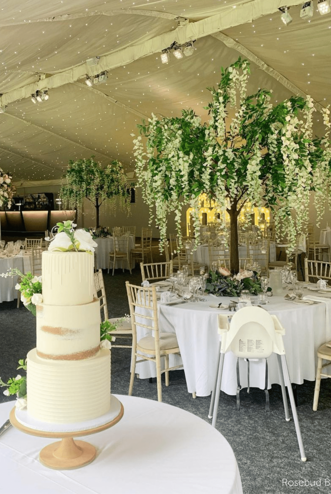 The Hourglass Scandinavian birch stand - Prop Options