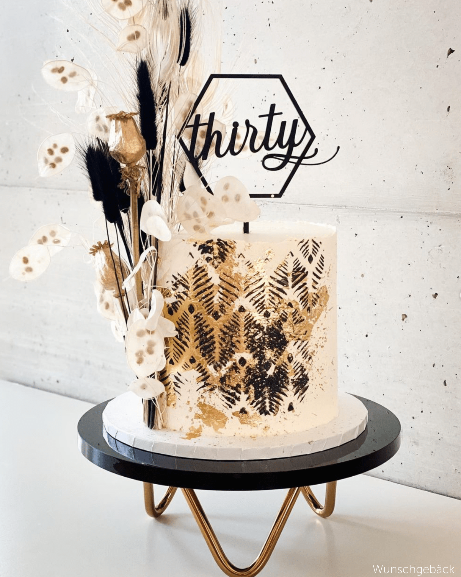 The Pinnacle Acrylic Hairpin Cake Stand - Prop Options