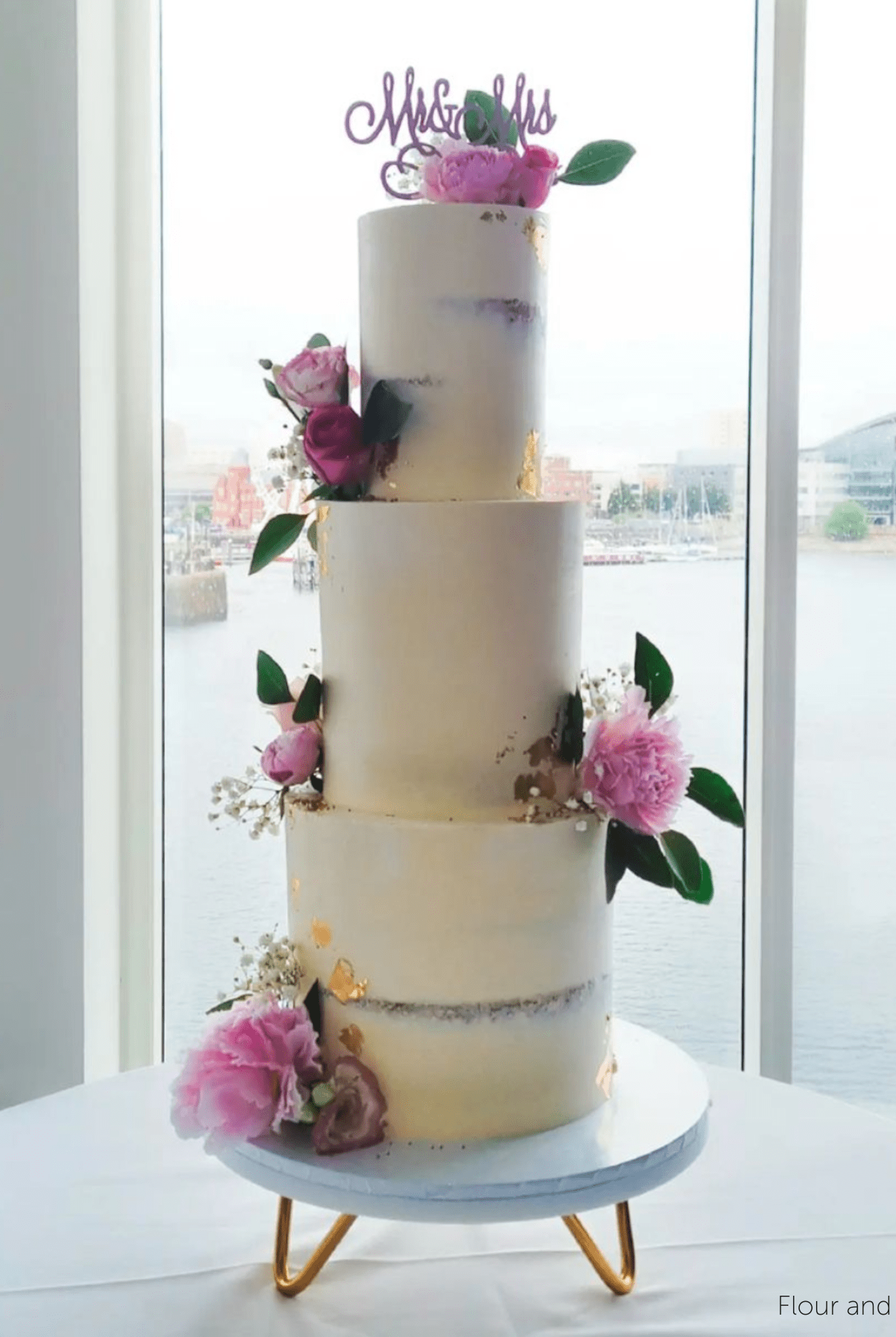 The Pinnacle Acrylic Hairpin Cake Stand - Prop Options