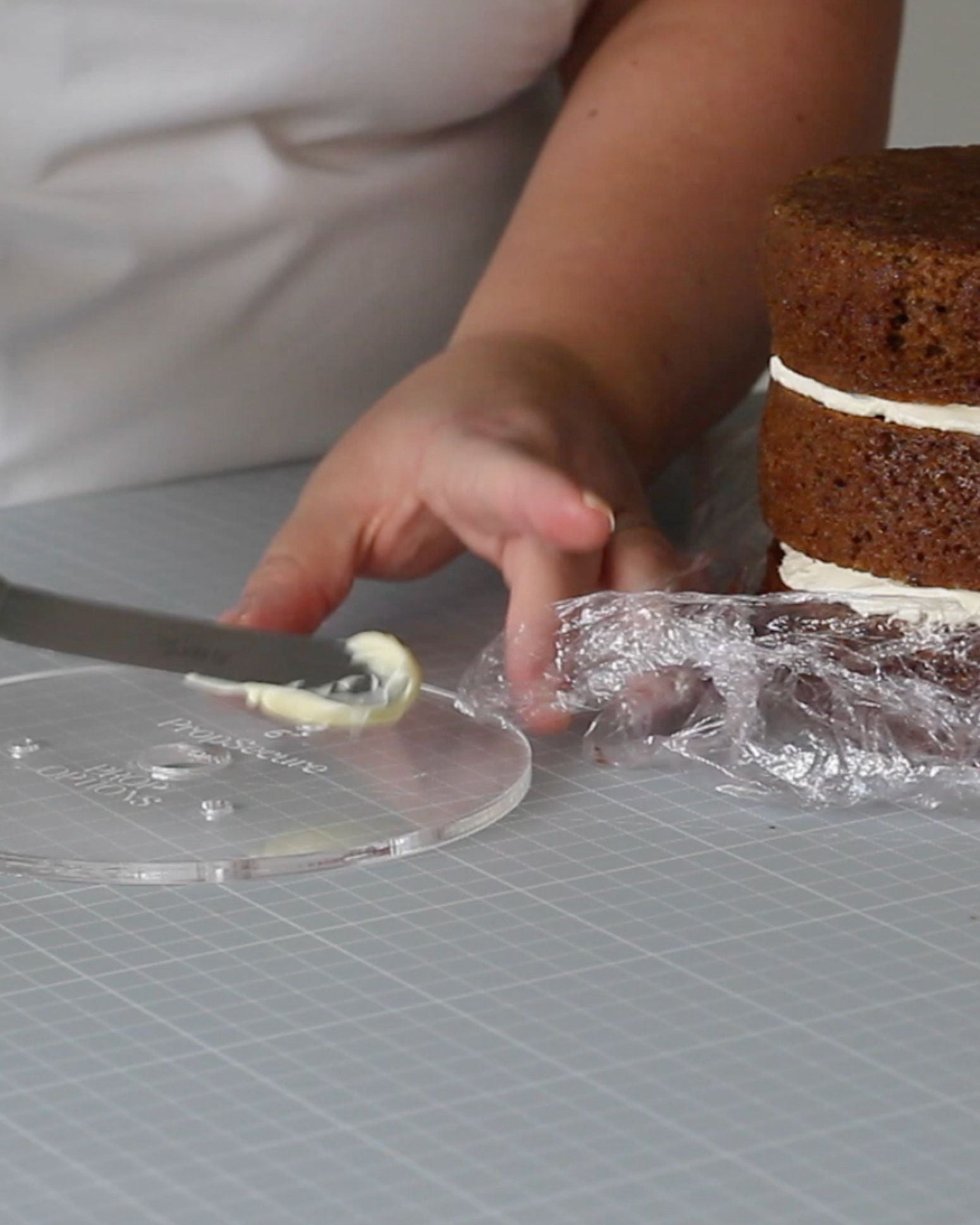 The Round Cake Compass: Round Cake Boards and Plates - Prop Options