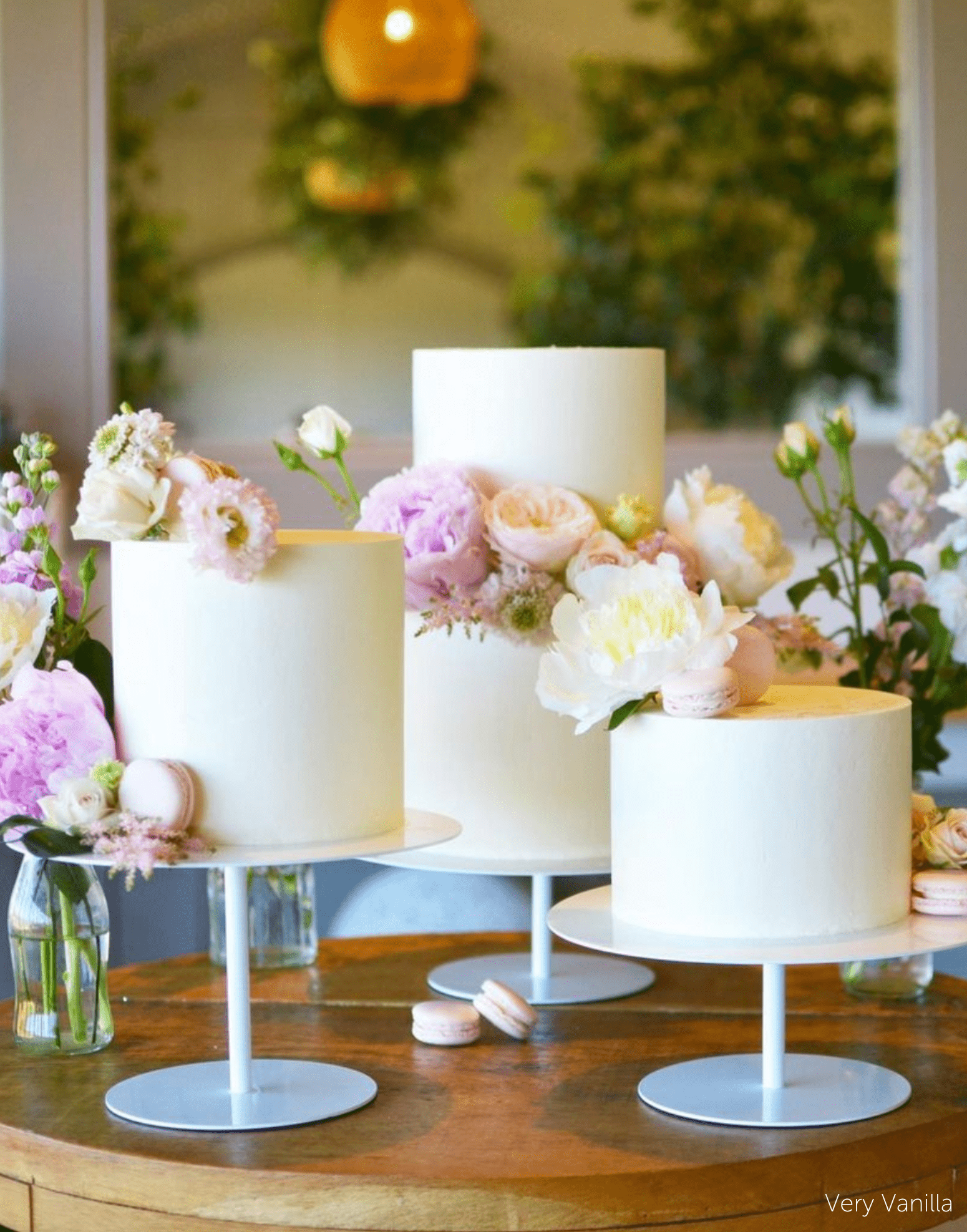 The Stiletto - Premium Pedestal Cake Stand - Prop Options