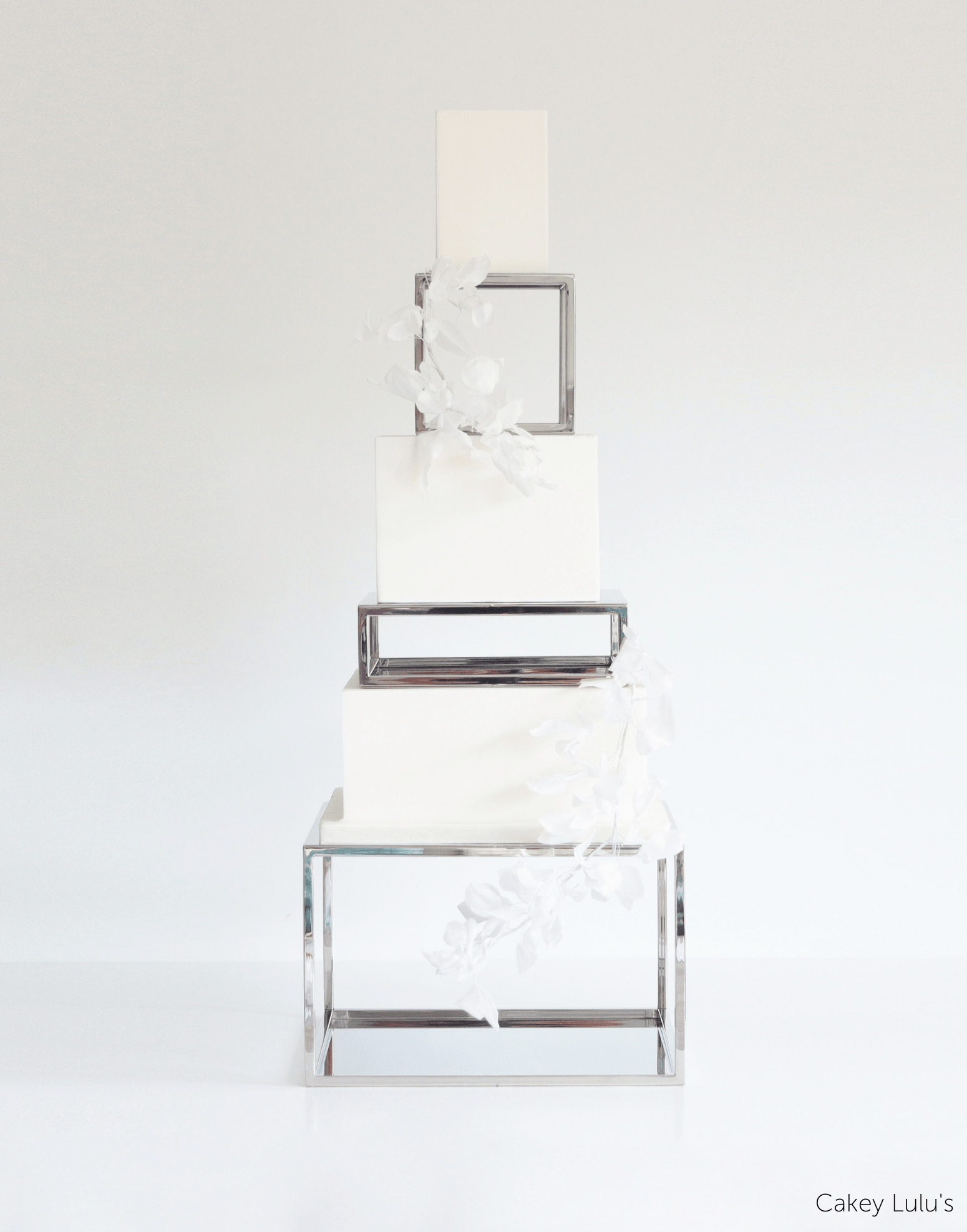 PropBundles - Set of Three - Square and Rectangle Metallic Cake Separators and 14" Plinth - Prop Options